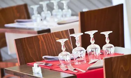 Kyriad Toulon Est Hyeres La Garde Hotel